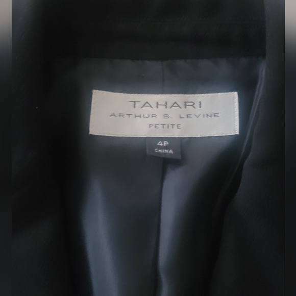 Tahari blazer - 4P - Picture 3 of 8